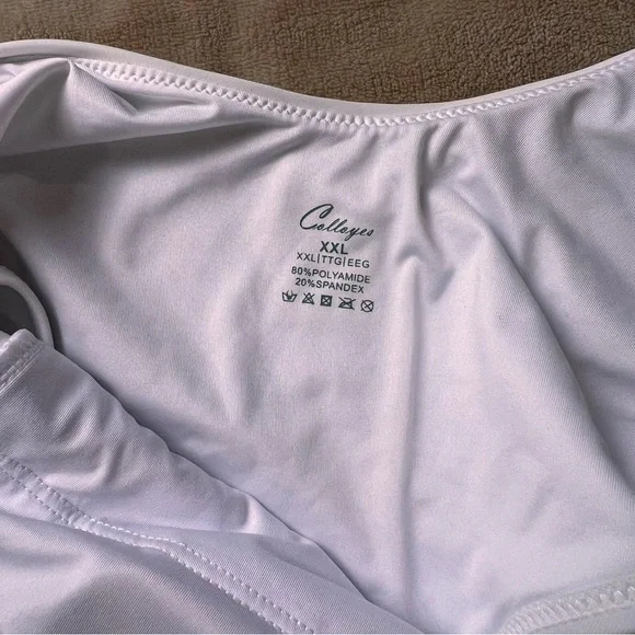 COLLOYES White Classic High-Cut Low Back V-Neck Thong One Piece - Size 2XL - Picture 11 of 13